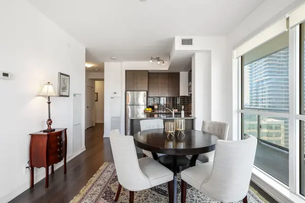 98 Lillian ST #1812, Toronto C10, ON M4S 0A5