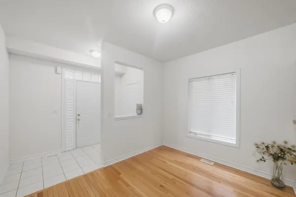 1712 Carousel DR, Pickering, ON L1X 0C1