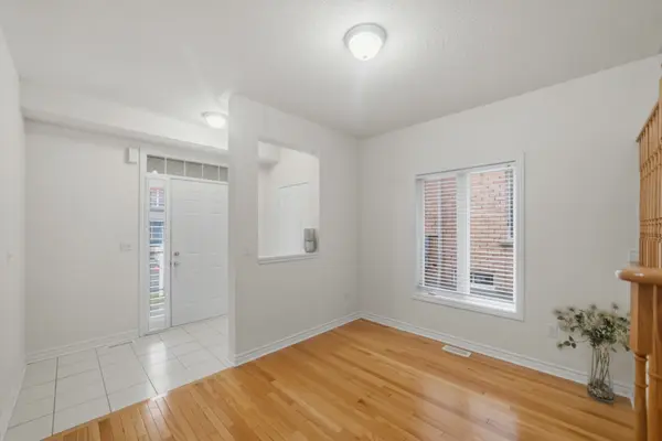 1712 Carousel DR, Pickering, ON L1X 0C1