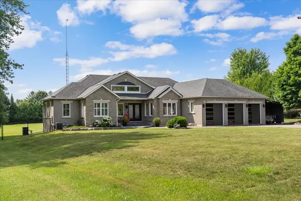 89 Hurd ST, Oshawa, ON L1H 0M3