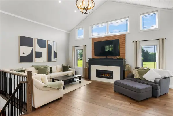 89 Hurd ST, Oshawa, ON L1H 0M3