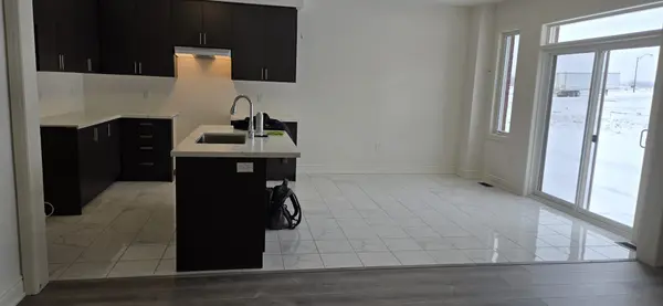 2232 Crystal DR, Oshawa, ON L1H 0H4