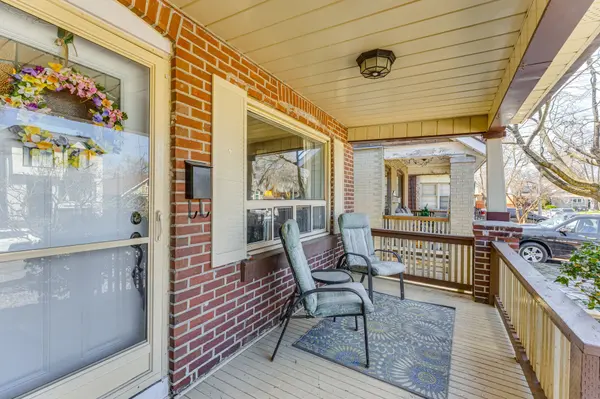 9 Orley AVE, Toronto E03, ON M4C 2B8