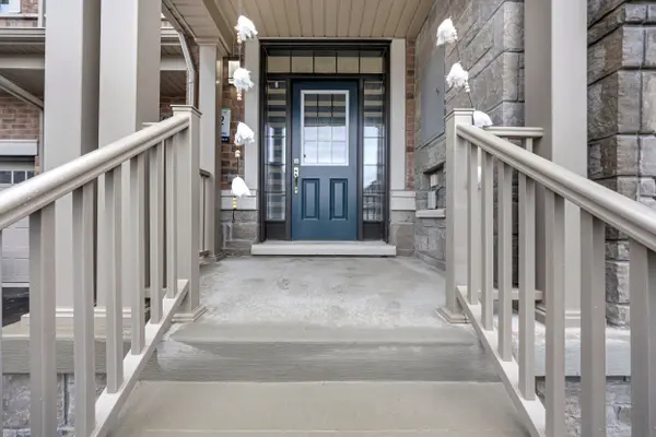 9 Floodgate RD, Whitby, ON L1P 0P5