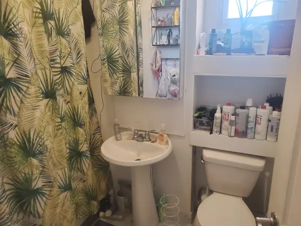 134 Simcoe ST S #2, Oshawa, ON L1H 4G9