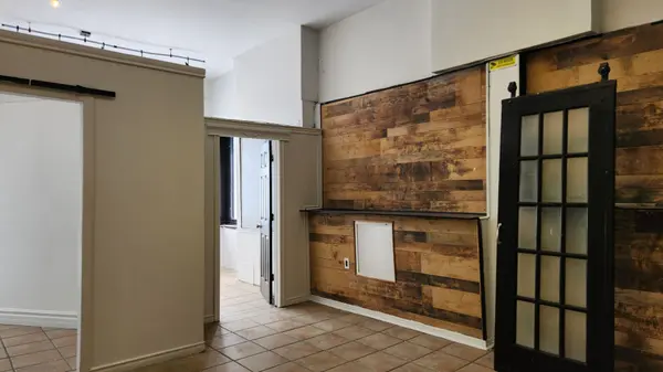 142 Simcoe ST S, Oshawa, ON L1H 4G9