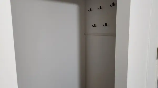 142 Simcoe ST S, Oshawa, ON L1H 4G9