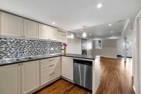 176 Foxtail RDG #(Basement), Newmarket, ON L3X 1Z2