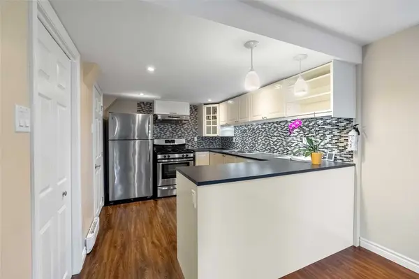 176 Foxtail RDG #(Basement), Newmarket, ON L3X 1Z2