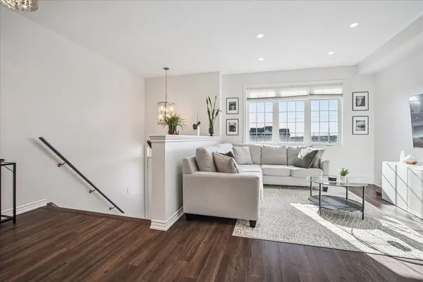 149 Taucar Gate, Bradford West Gwillimbury, ON L3Z 0V7