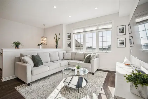 149 Taucar Gate, Bradford West Gwillimbury, ON L3Z 0V7