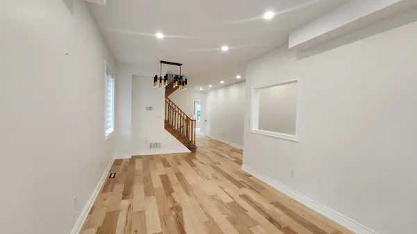 51 Waldron CRES #(Main), Richmond Hill, ON L4E 4A3