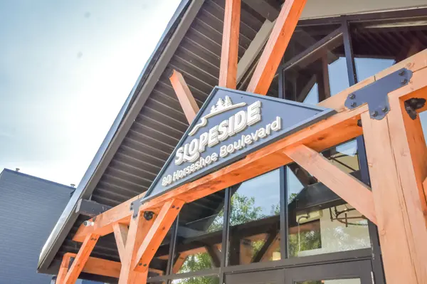 80 Horseshoe BLVD #406, Oro-medonte, ON L4M 4Y8