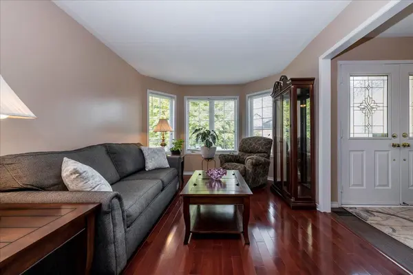 84 Pringle DR, Barrie, ON L4N 0R2