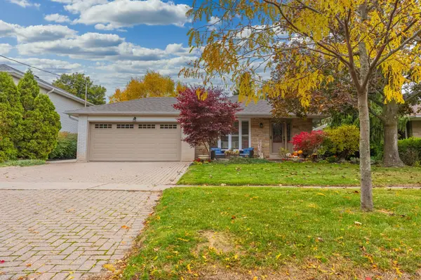 31 Chelvin DR, Halton Hills, ON L7G 4P8