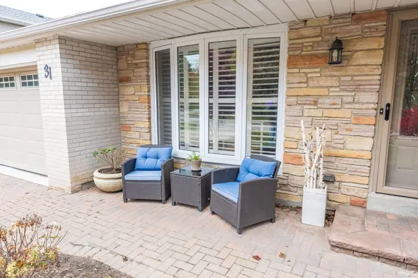 31 Chelvin DR, Halton Hills, ON L7G 4P8