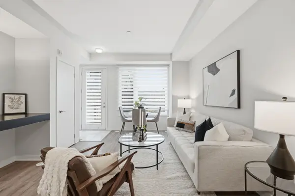 3425 Ridgeway DR #10, Mississauga, ON L5L 0B9