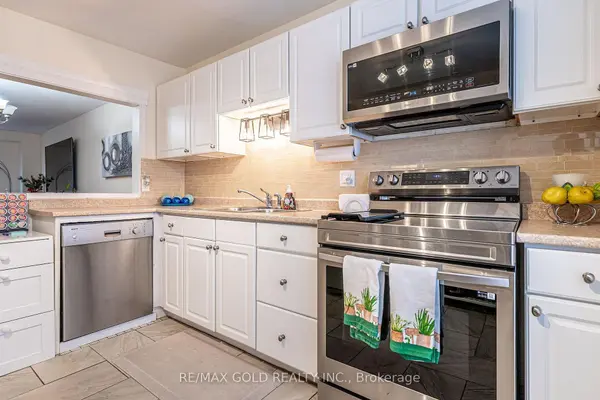 33 Guildford CRES #33, Brampton, ON L6S 3K2