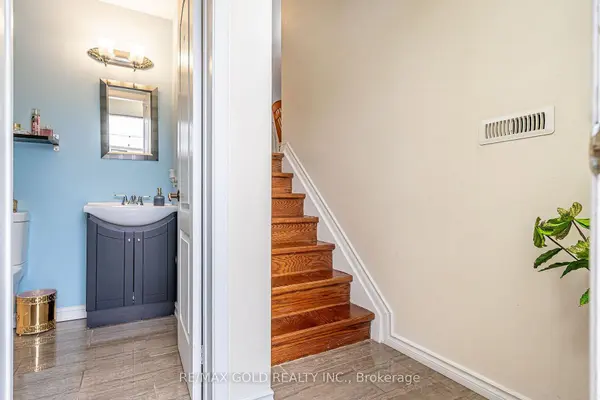 33 Guildford CRES #33, Brampton, ON L6S 3K2