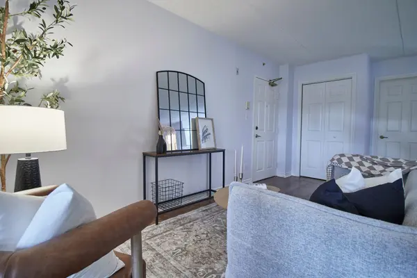 1431 Walker's Line #208, Burlington, ON L7M 4N9