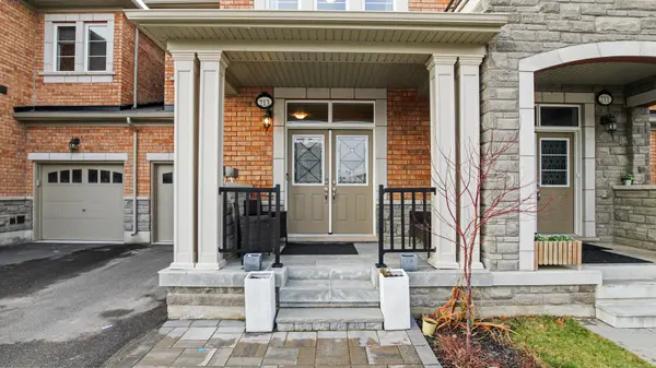 213 Wisteria WAY, Oakville, ON L6M 1R1