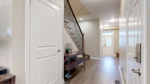 213 Wisteria WAY, Oakville, ON L6M 1R1