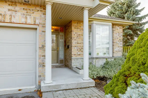 7 Willowlanding CT, Welland, ON L3C 7L7