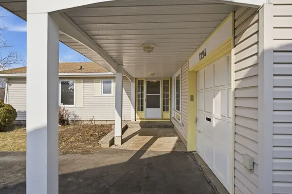 1294 Fernwood DR, Hunt Club - South Keys And Area, ON K1V 7J9