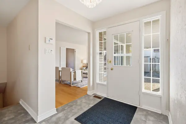 1294 Fernwood DR, Hunt Club - South Keys And Area, ON K1V 7J9