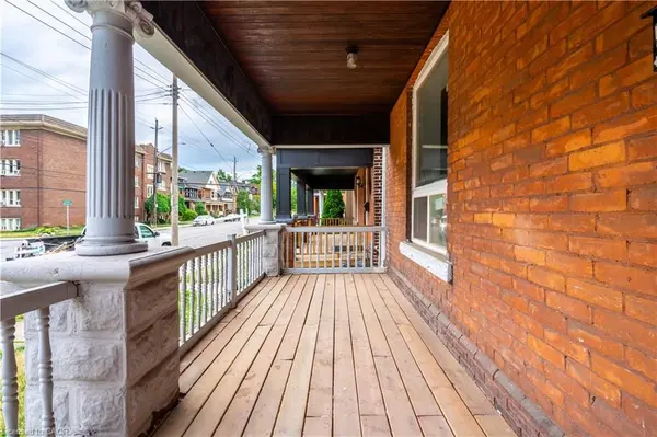 16 Sherman AVE S #MAIN, Hamilton, ON L8M 2P4