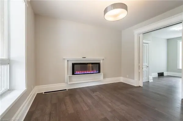 16 Sherman AVE S #MAIN, Hamilton, ON L8M 2P4