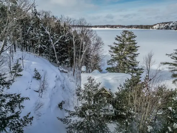 3876 Muskoka Rd 118 HWY W #Water's Edge W1, Muskoka Lakes, ON P0B 1J0