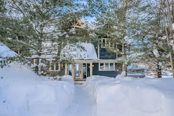 3876 Muskoka Rd 118 HWY W #Water's Edge W1, Muskoka Lakes, ON P0B 1J0