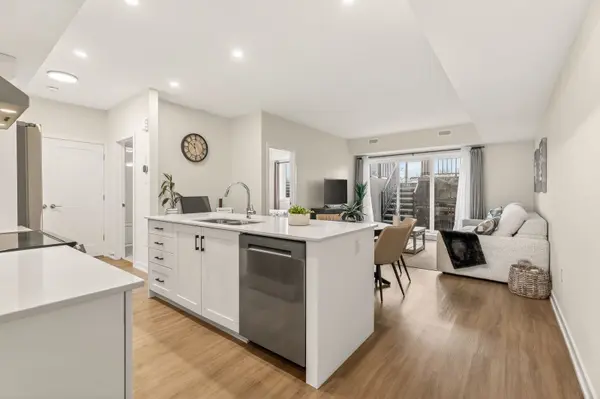 810 Roger Griffiths AVE #D, Kanata, ON K2S 3A9