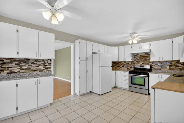 1879 Sharel DR, Alta Vista And Area, ON K1H 6W3