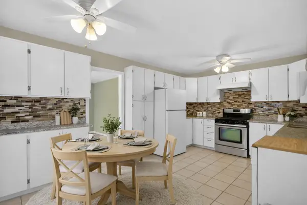 1879 Sharel DR, Alta Vista And Area, ON K1H 6W3