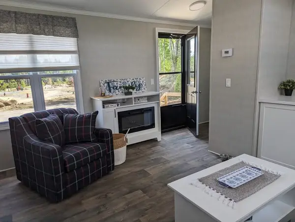 1047 Bonnie Lake Camp RD #LKR036, Bracebridge, ON P1L 1W9