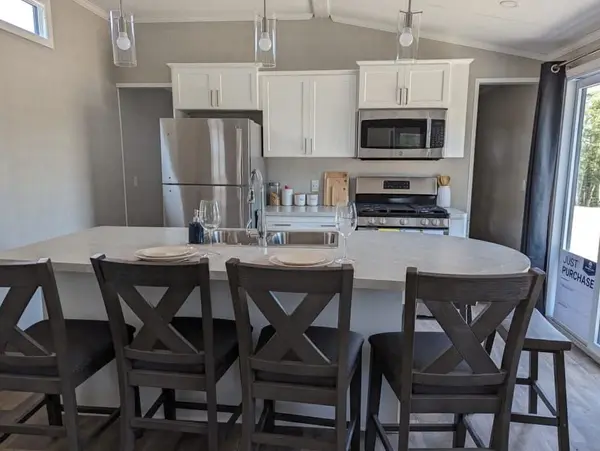 1047 Bonnie Lake Camp RD #LKR036, Bracebridge, ON P1L 1W9