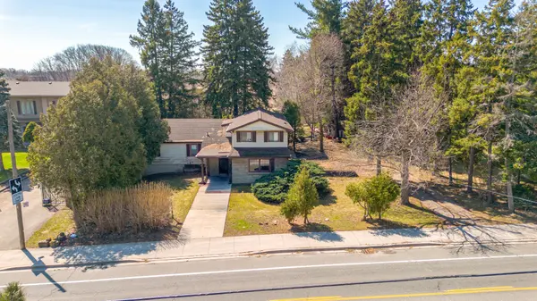 227 Stone Church RD W, Hamilton, ON L9B 1A2