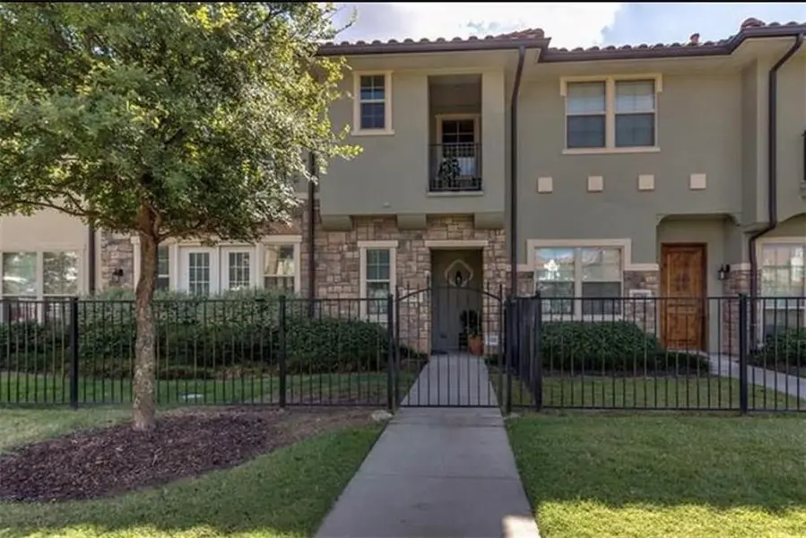 6740 San Roque #33, Irving, TX 75039