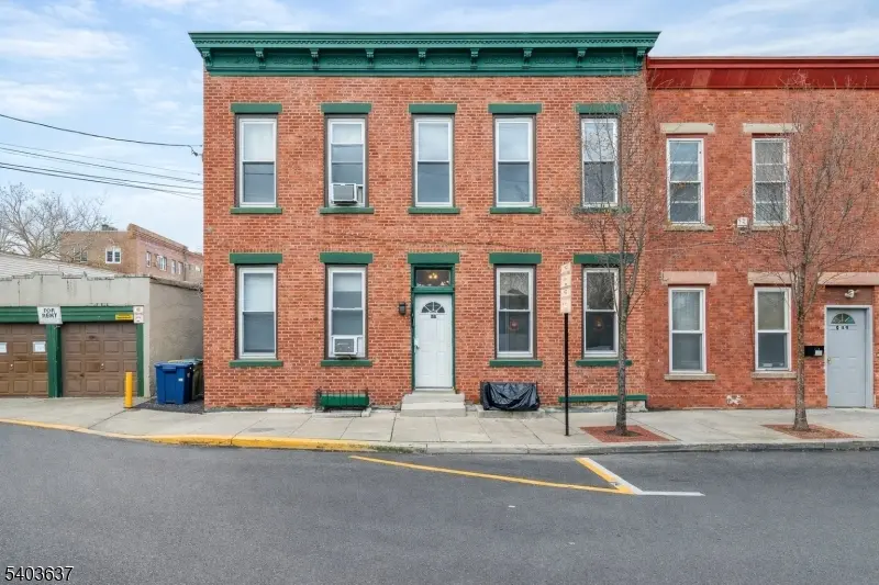 545 9Th St, Union City, NJ 07087