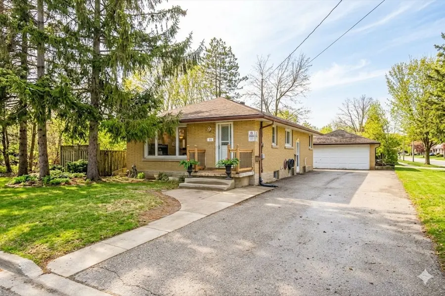 12 Delmar BLVD, Guelph, ON N1E 2K8