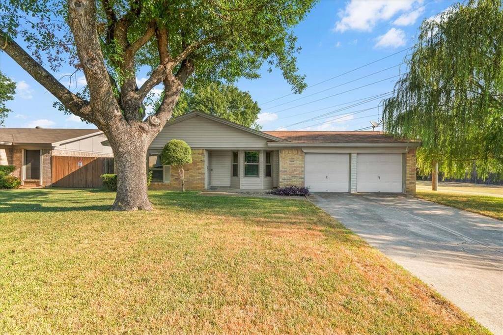 2709 Willow Bend, Bedford, TX 76021