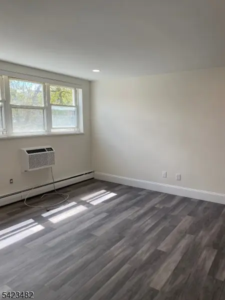 22 Cottage St #2F, South Orange Village Twp., NJ 07079