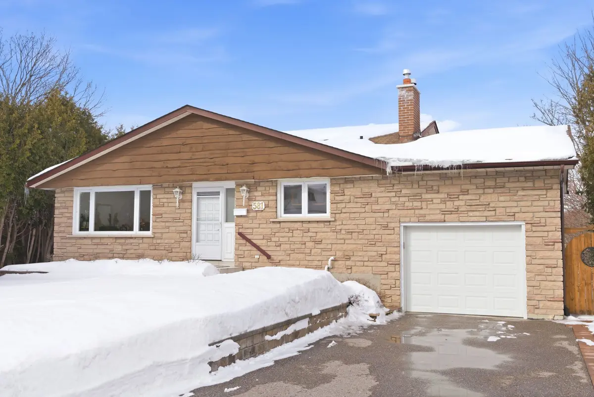 581 Arnhem DR, Oshawa, ON L1G 2J7