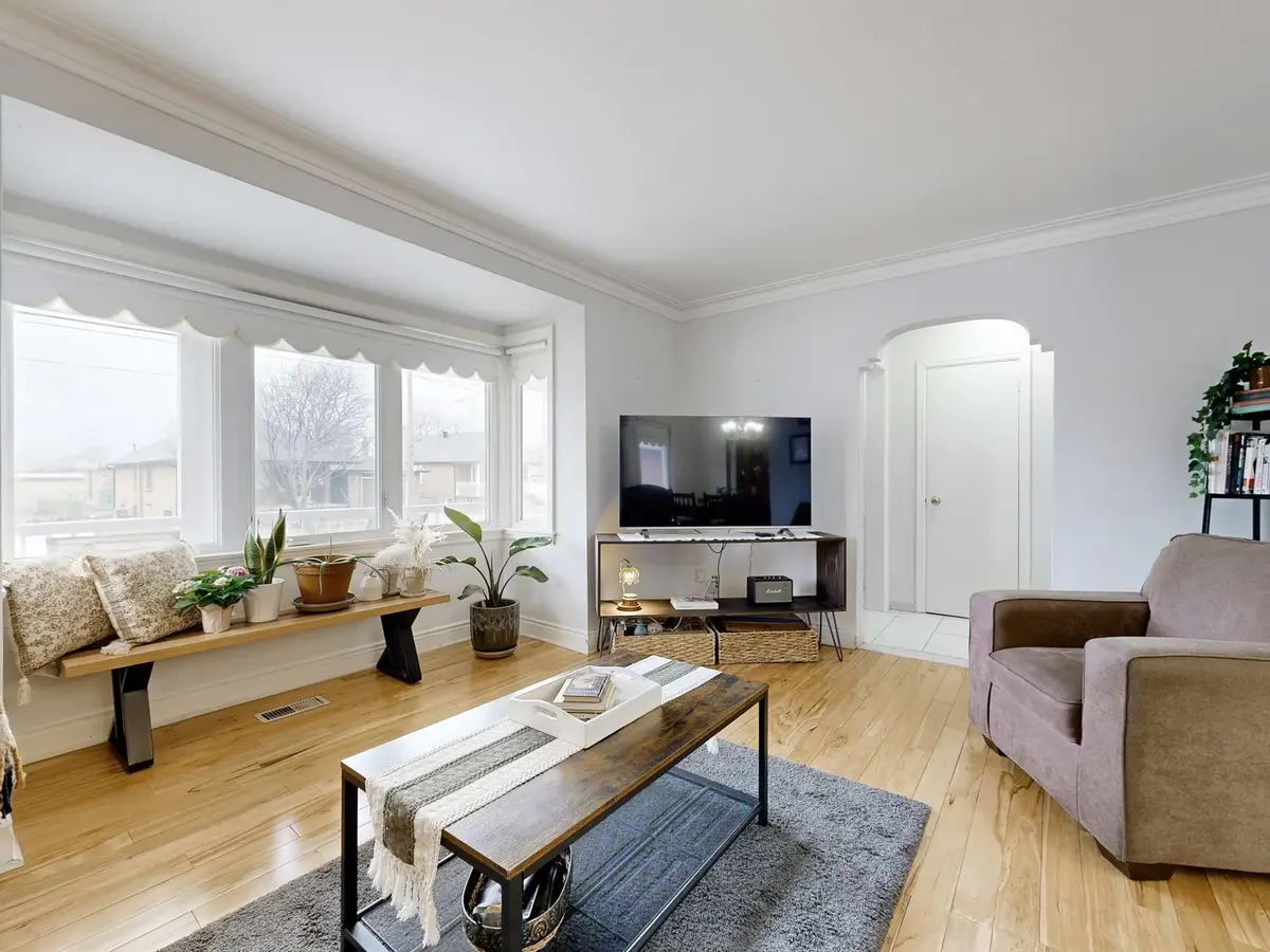 7 Northgate DR, Toronto W05, ON M3K 1P8