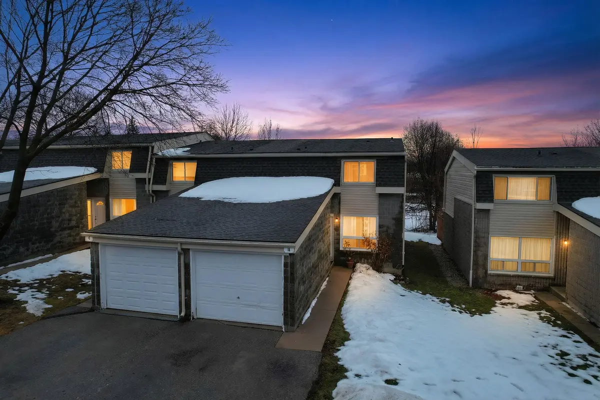 1460 Limberlost RD #8, London North, ON N6G 2C6