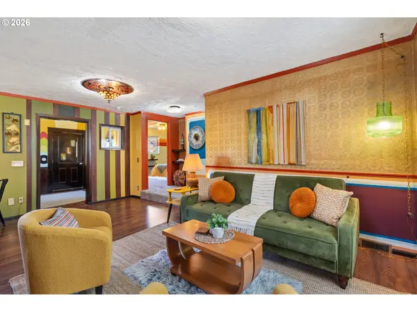 7070 NE 7TH PL, Portland, OR 97211