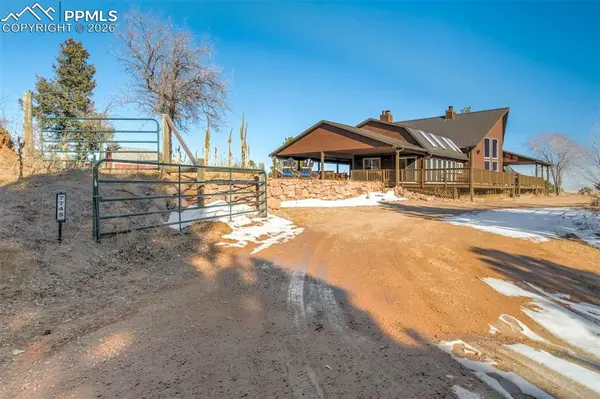 7745 Pine Oaks LN, Colorado Springs, CO 80926