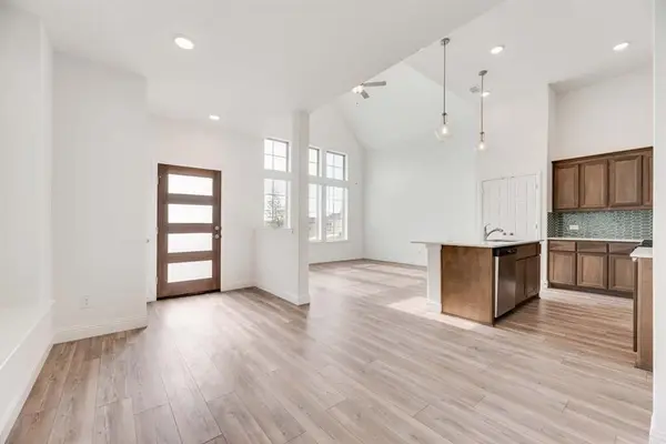 1014 Lovely Day Drive, Lavon, TX 75166